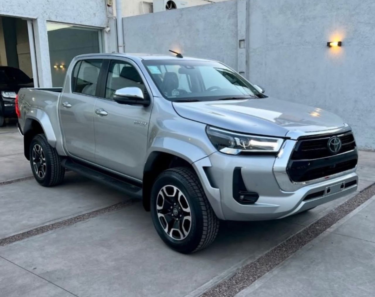 Toyota Hilux Nueva en Mendoza, deRuedas