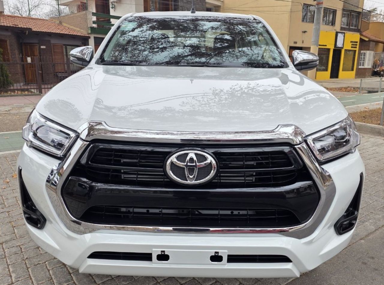 Toyota Hilux Nueva en Mendoza, deRuedas