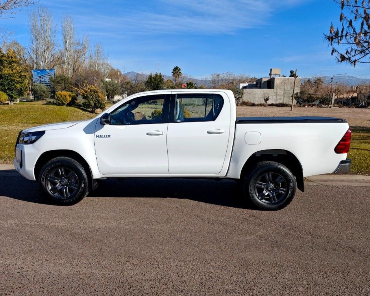 Toyota Hilux Usada Financiado en Mendoza, deRuedas