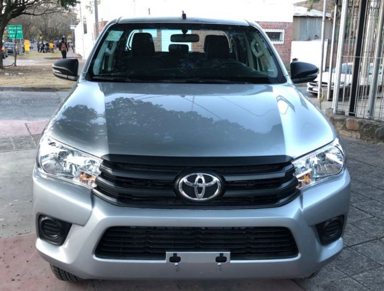 Toyota Hilux Nueva en Salta, deRuedas