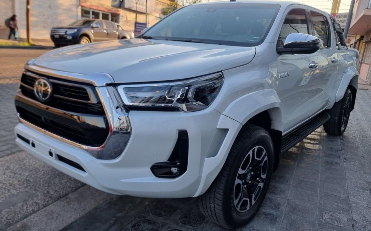 Toyota Hilux Usada Financiado en Mendoza, deRuedas