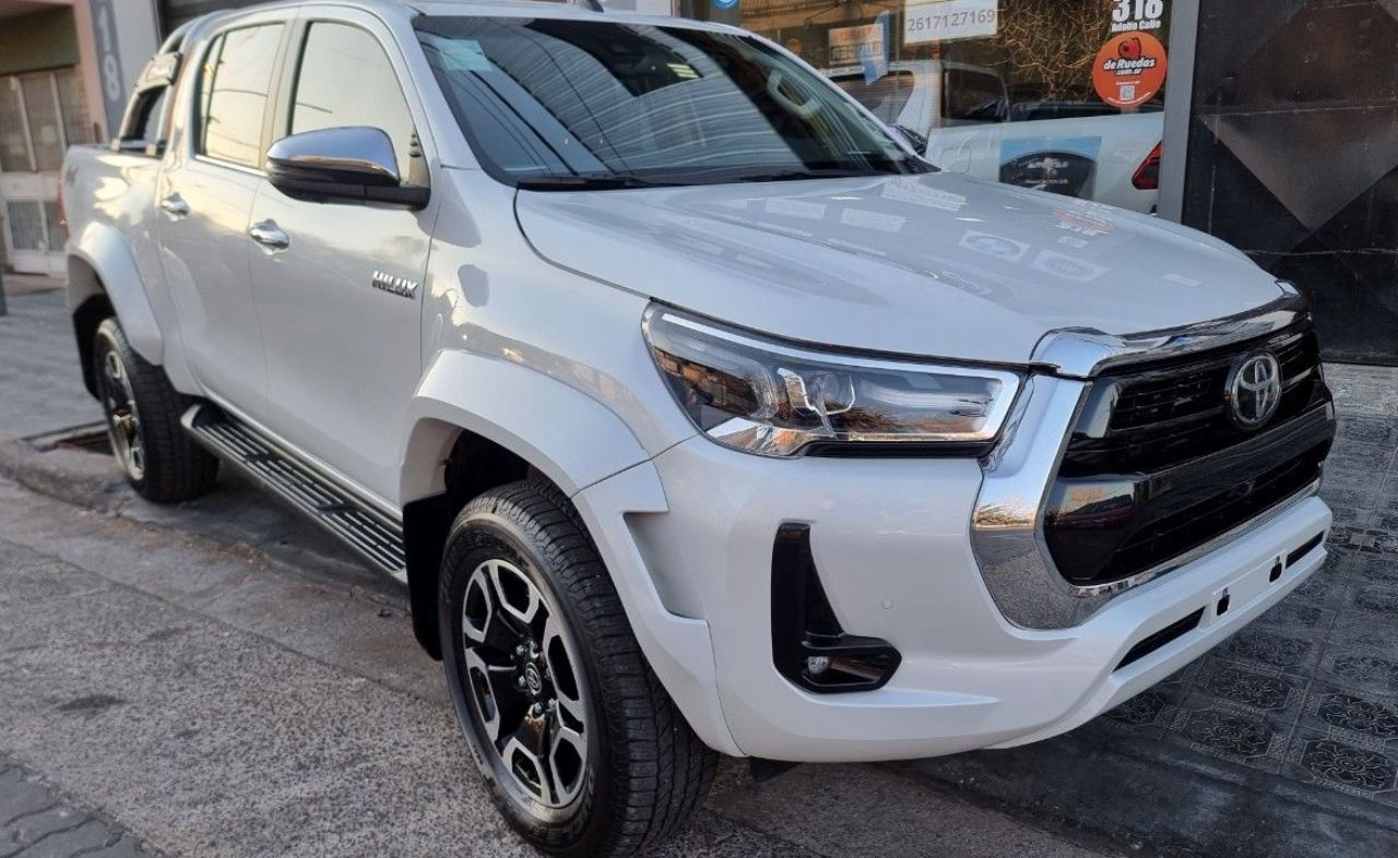 Toyota Hilux Usada Financiado en Mendoza, deRuedas