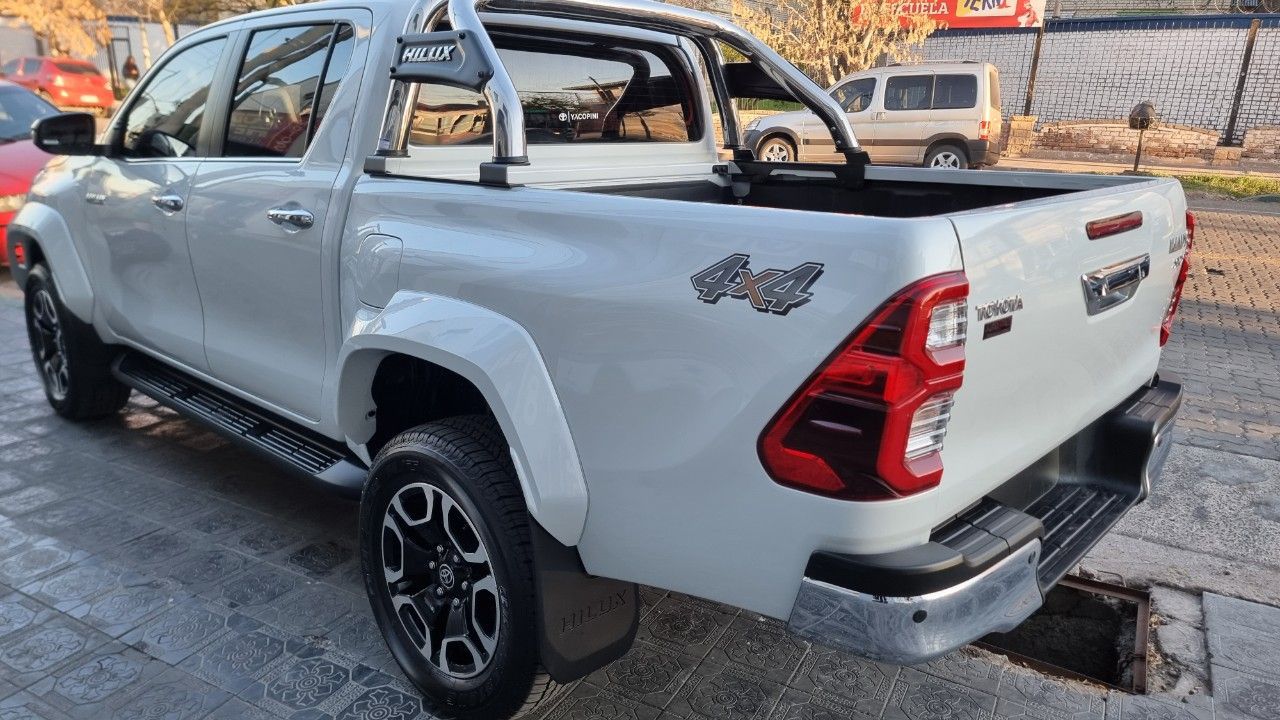 Toyota Hilux Usada Financiado en Mendoza, deRuedas