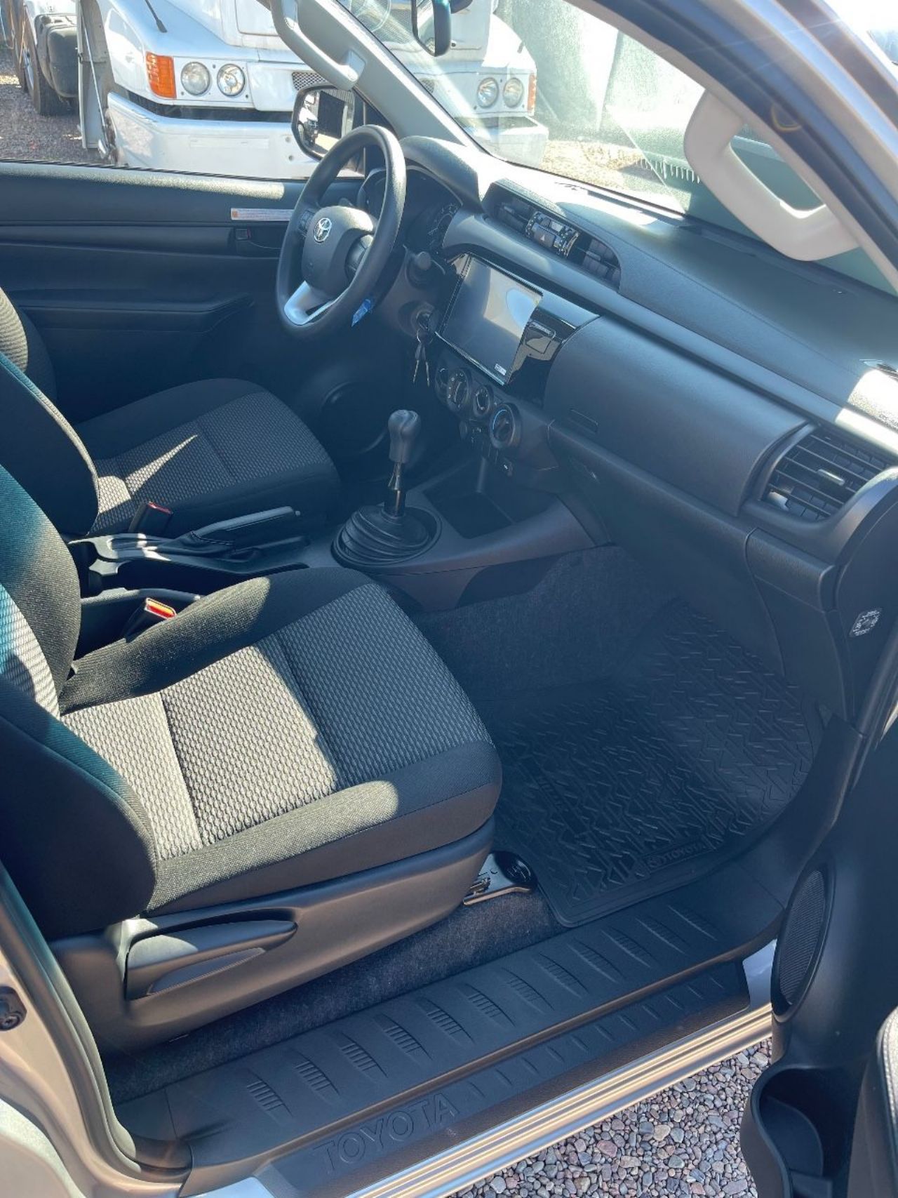 Toyota Hilux Nueva en Mendoza, deRuedas