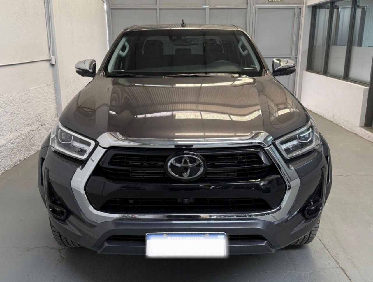 Toyota Hilux Usada Financiado en Mendoza, deRuedas