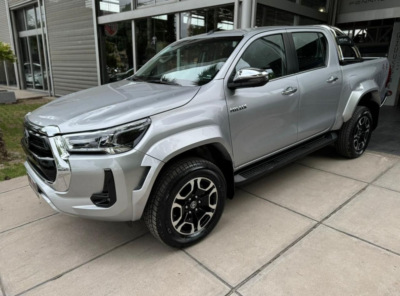 Toyota Hilux Nueva en Mendoza, deRuedas