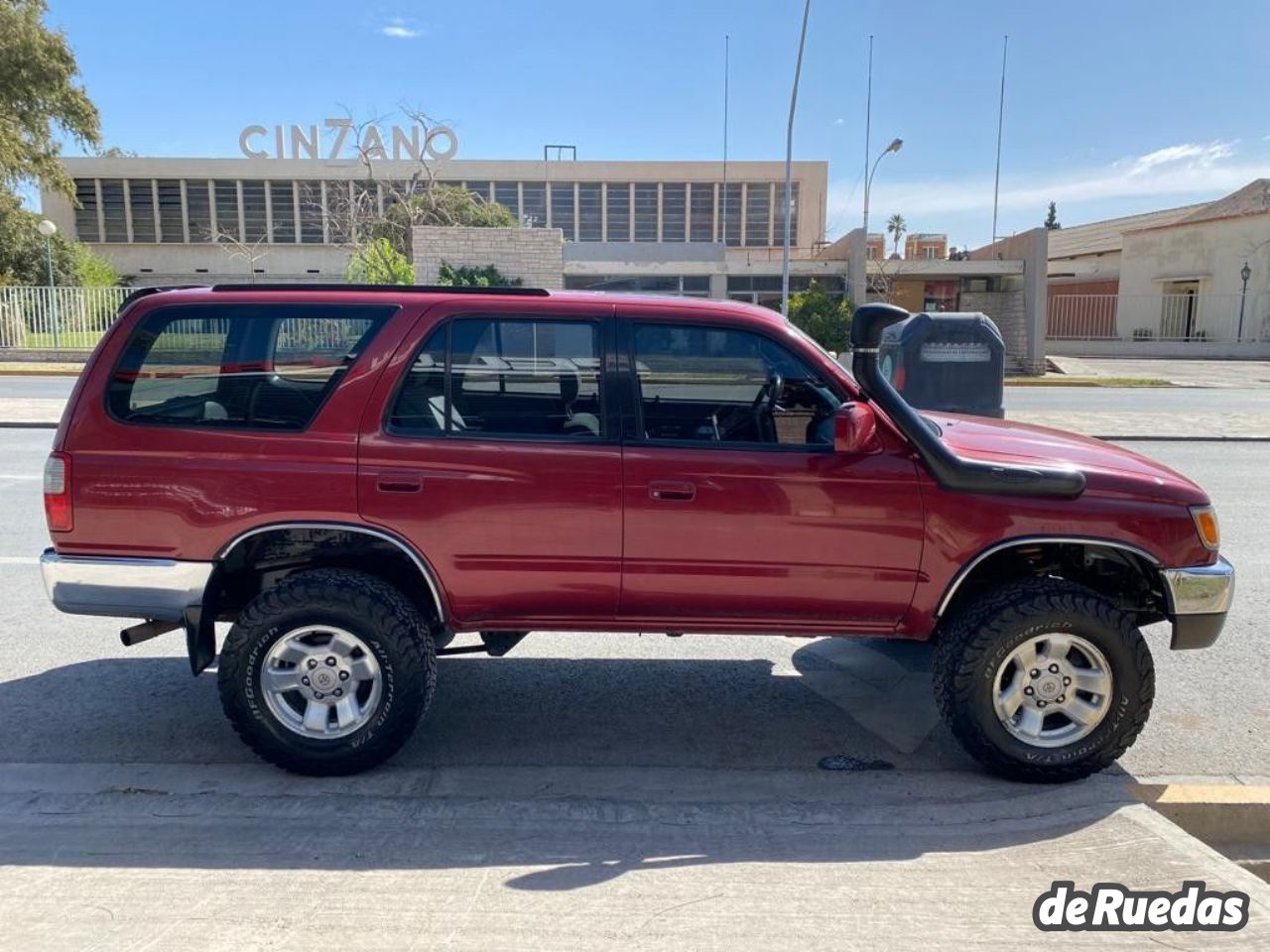 Toyota Hilux SW4 Usado en San Juan, deRuedas