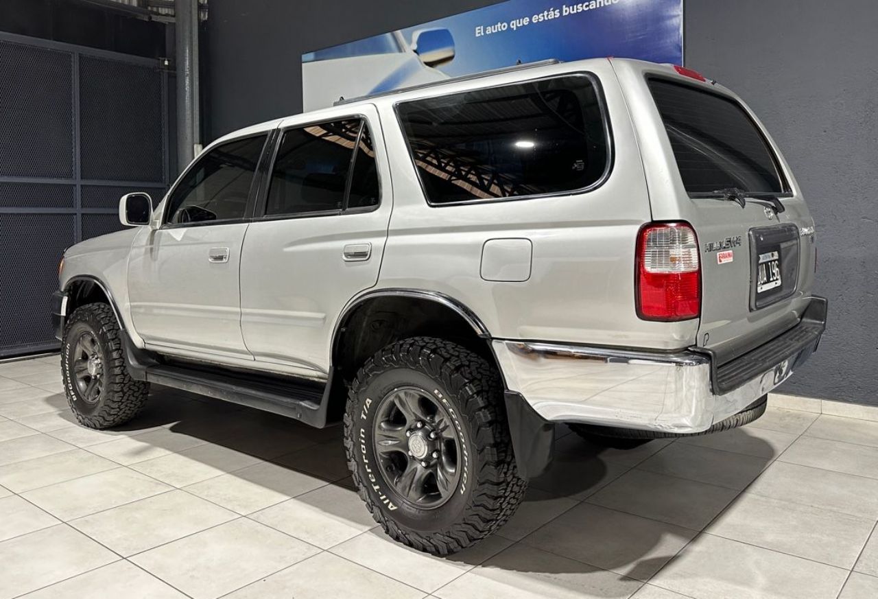 Toyota Hilux SW4 Usado en Mendoza, deRuedas