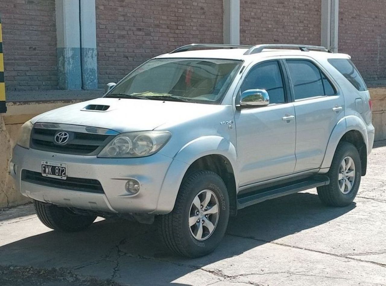 Toyota Hilux SW4 Usado en San Juan, deRuedas