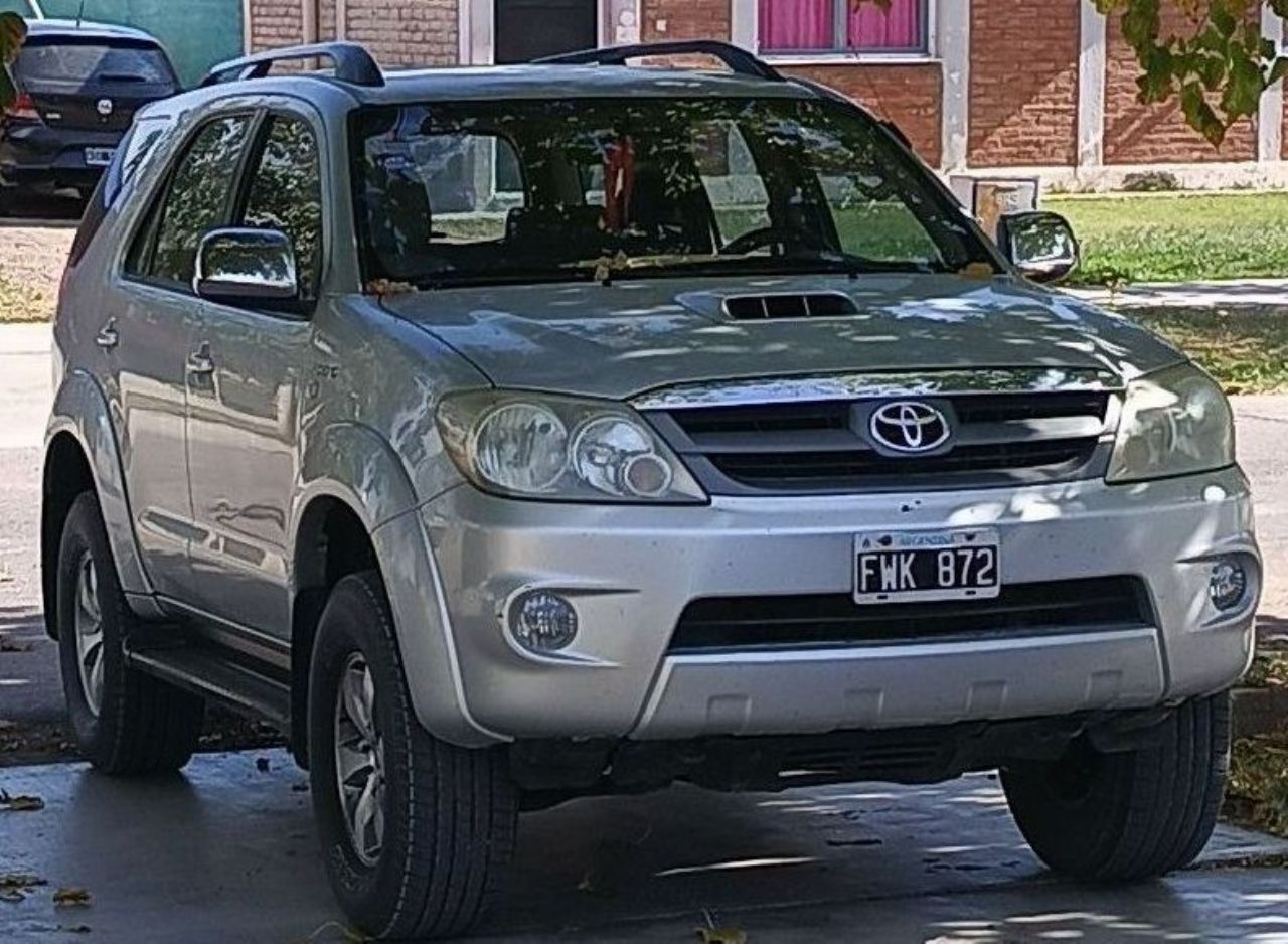 Toyota Hilux SW4 Usado en San Juan, deRuedas