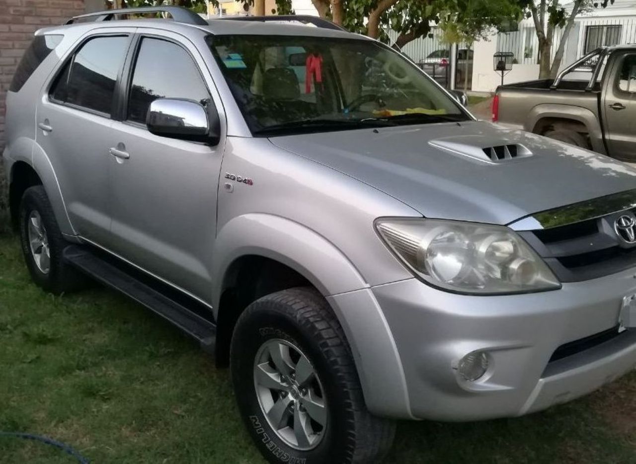 Toyota Hilux SW4 Usado en San Juan, deRuedas