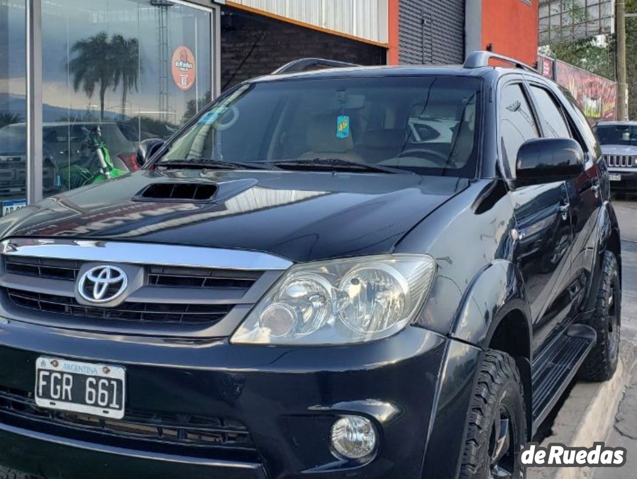 Toyota Hilux SW4 Usado en San Juan, deRuedas