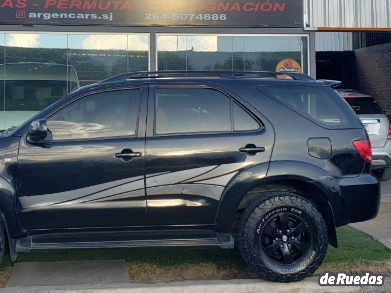 Toyota Hilux SW4 Usado en San Juan, deRuedas