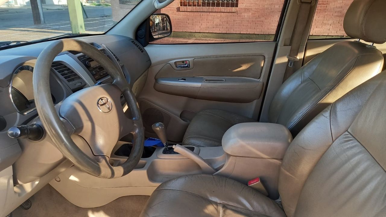 Toyota Hilux SW4 Usado en Mendoza, deRuedas