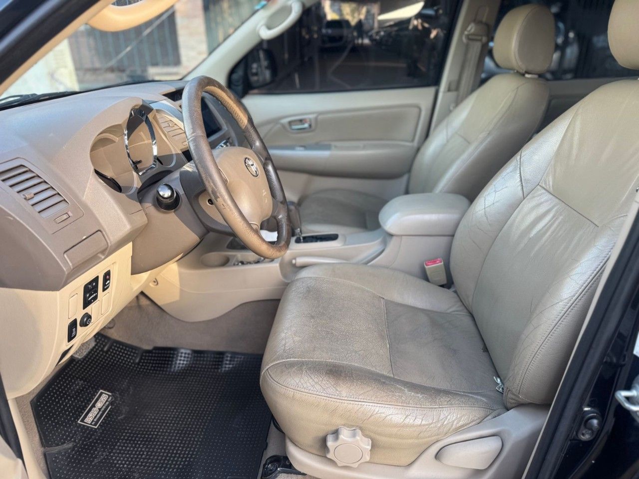 Toyota Hilux SW4 Usado Financiado en San Juan, deRuedas