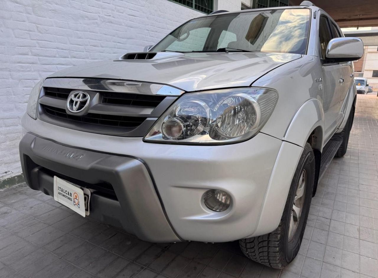 Toyota Hilux SW4 Usado Financiado en Mendoza, deRuedas