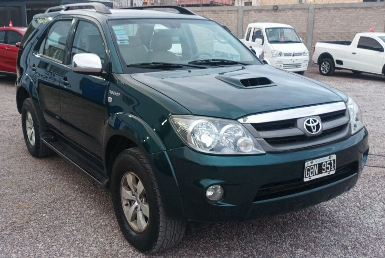 Toyota Hilux SW4 Usado en San Juan, deRuedas