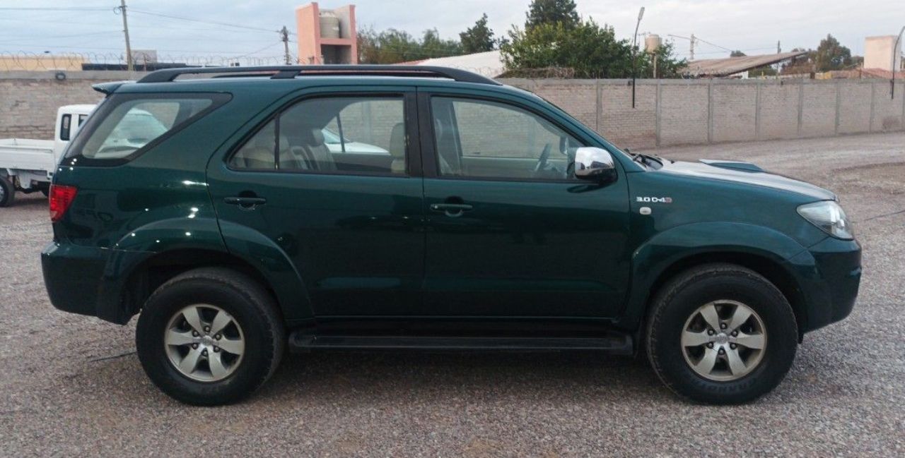Toyota Hilux SW4 Usado en San Juan, deRuedas