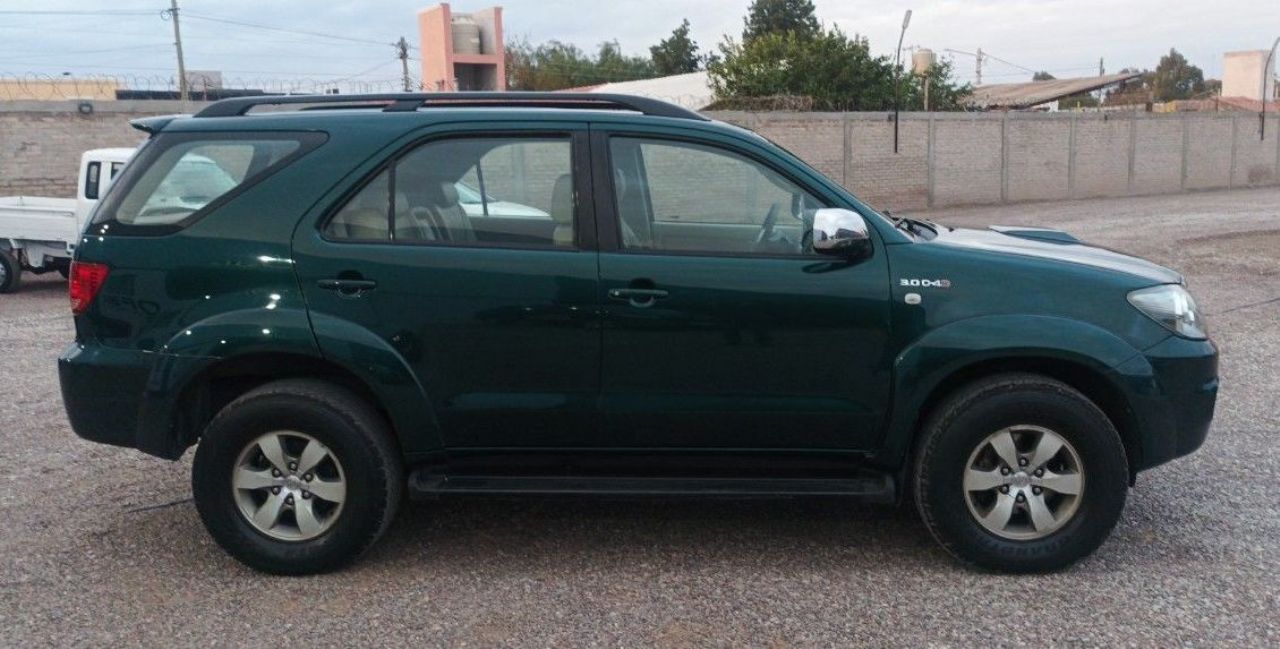 Toyota Hilux SW4 Usado en San Juan, deRuedas