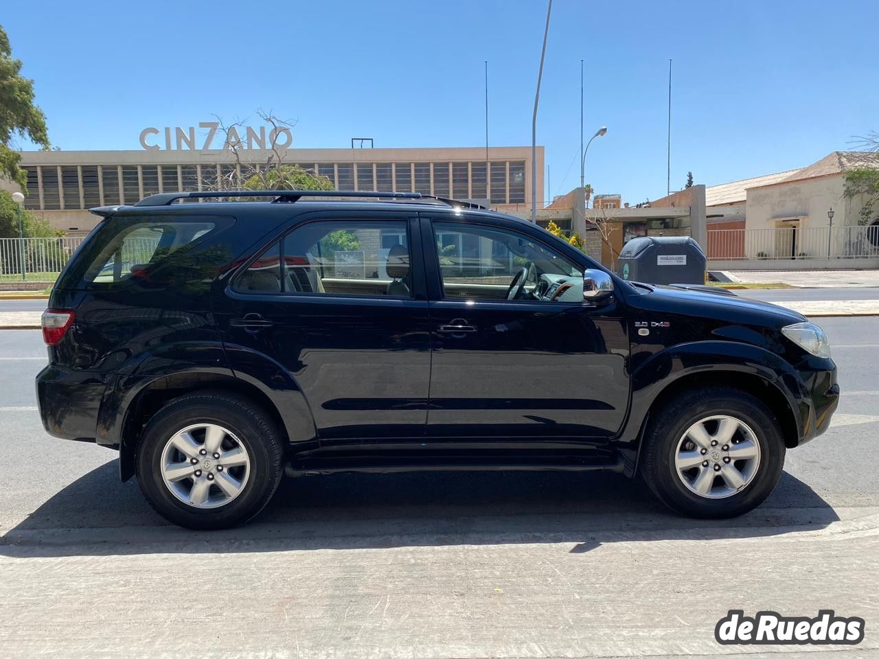 Toyota Hilux SW4 Usado en San Juan, deRuedas