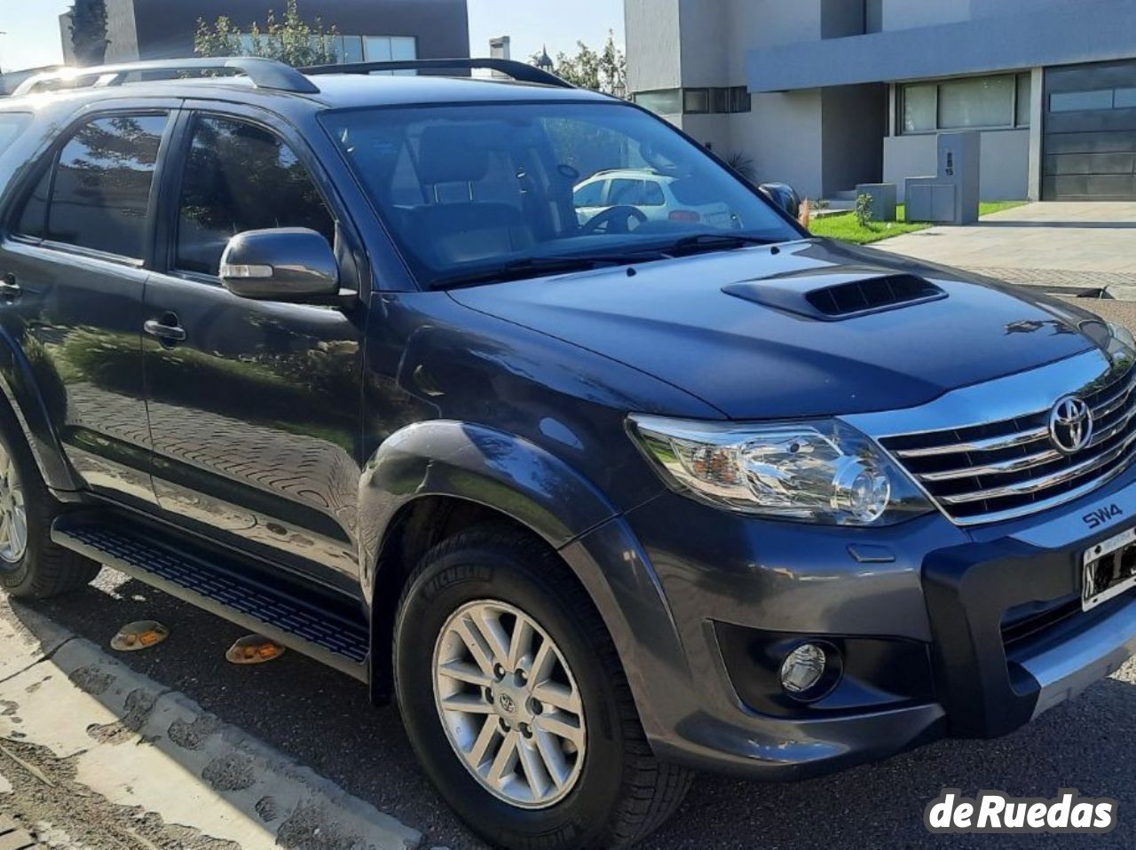 Toyota Hilux SW4 Usado en Mendoza, deRuedas