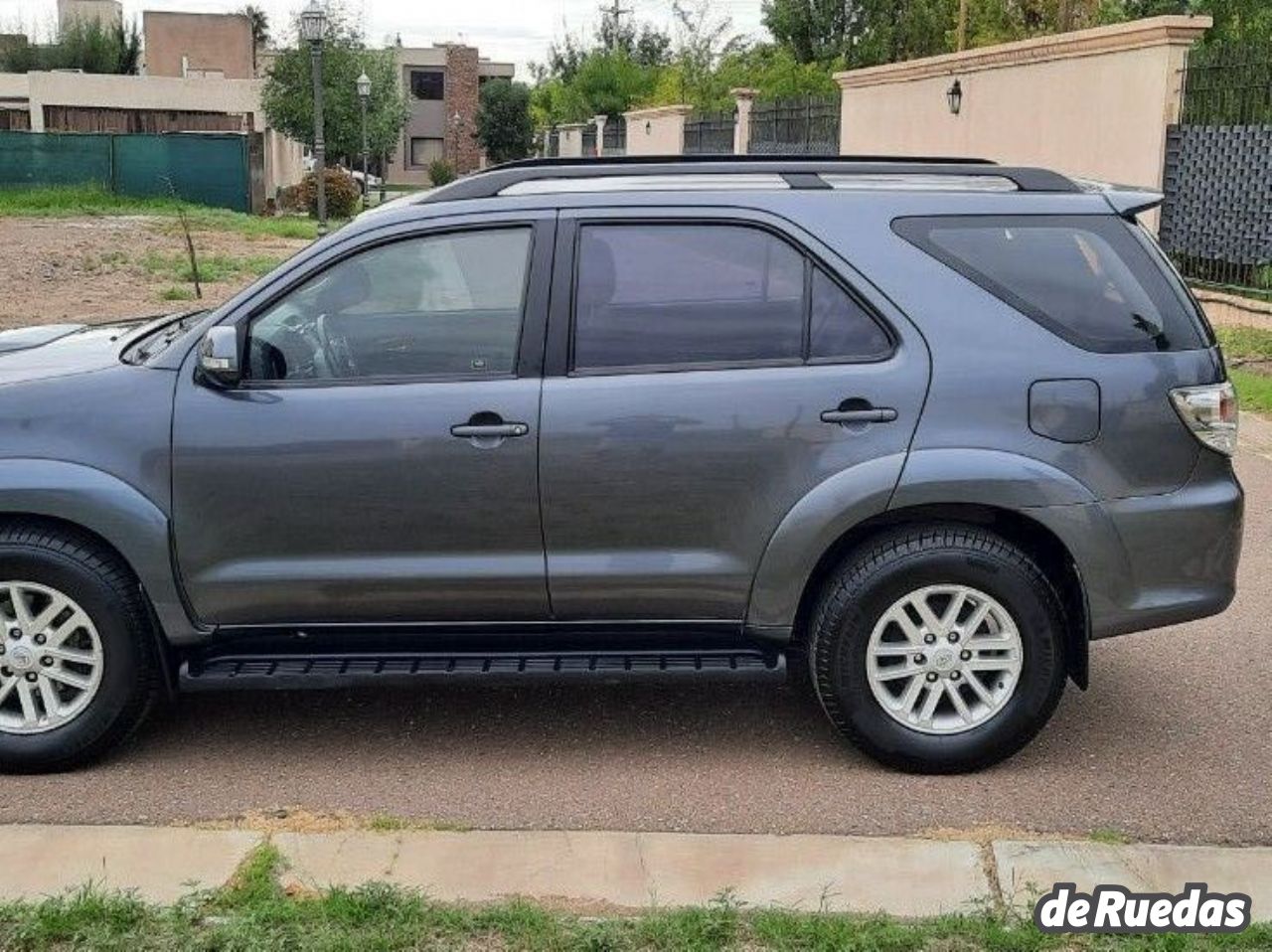 Toyota Hilux SW4 Usado en Mendoza, deRuedas