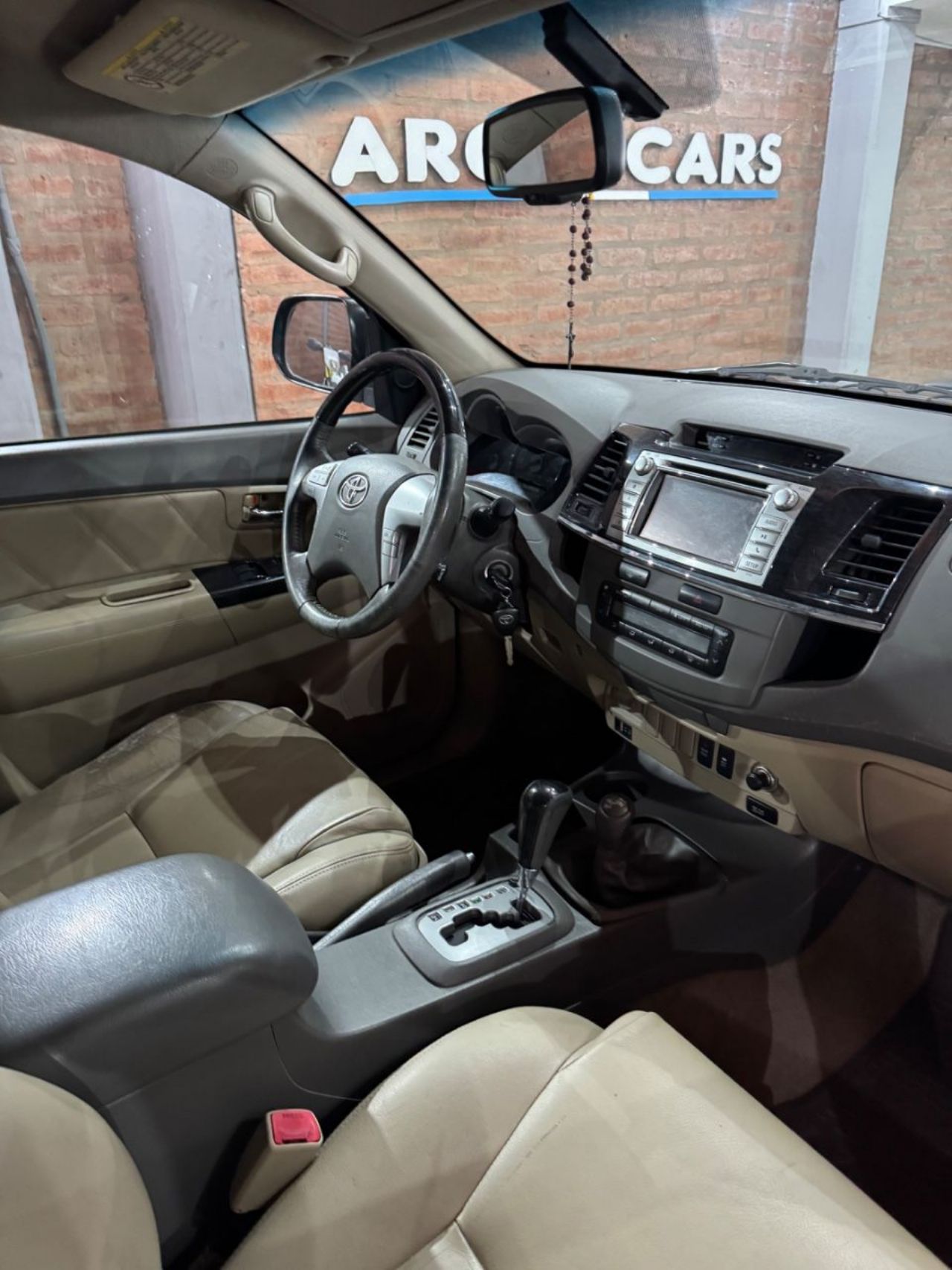 Toyota Hilux SW4 Usado Financiado en San Juan, deRuedas