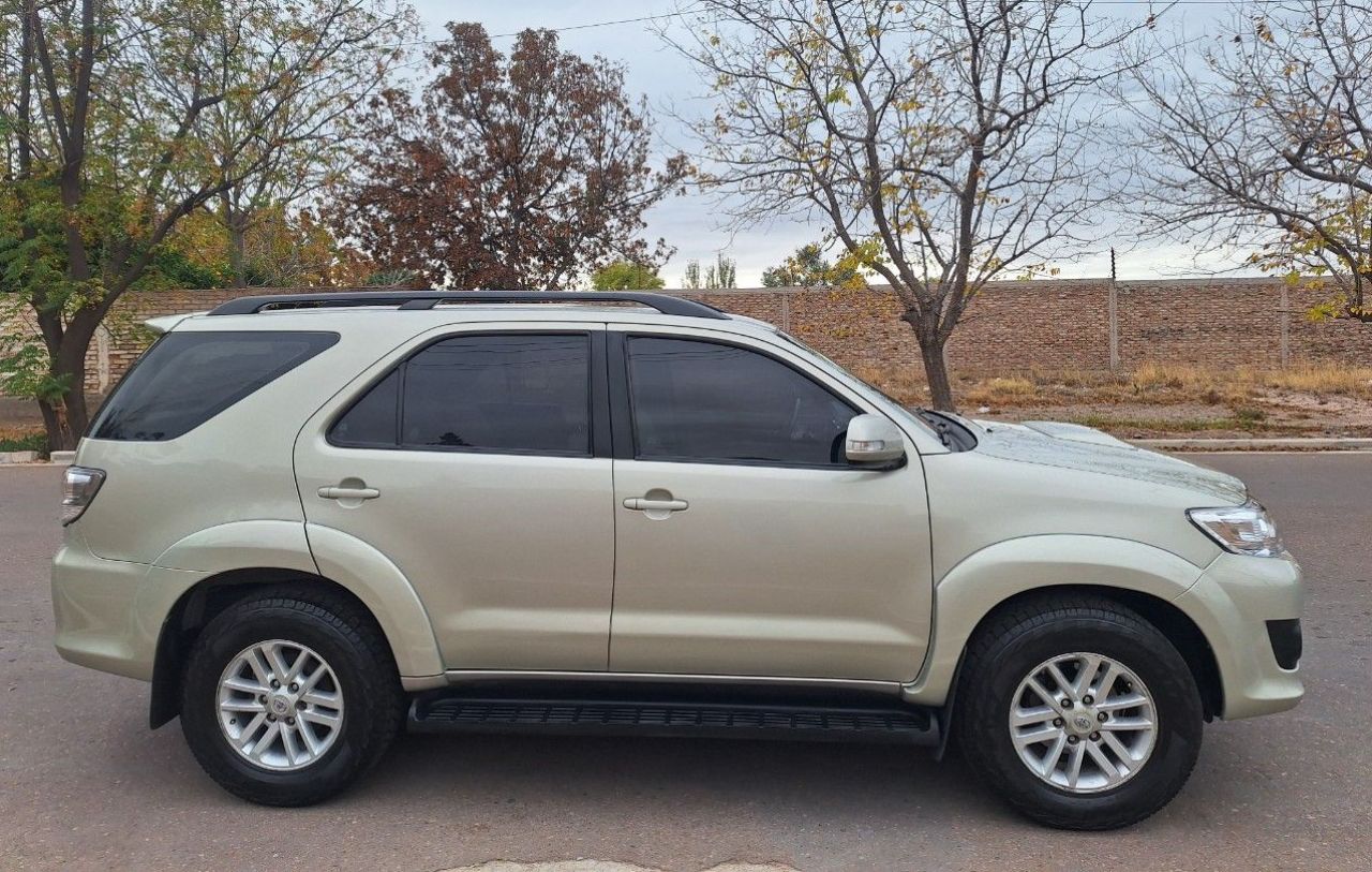 Toyota Hilux SW4 Usado Financiado en Mendoza, deRuedas