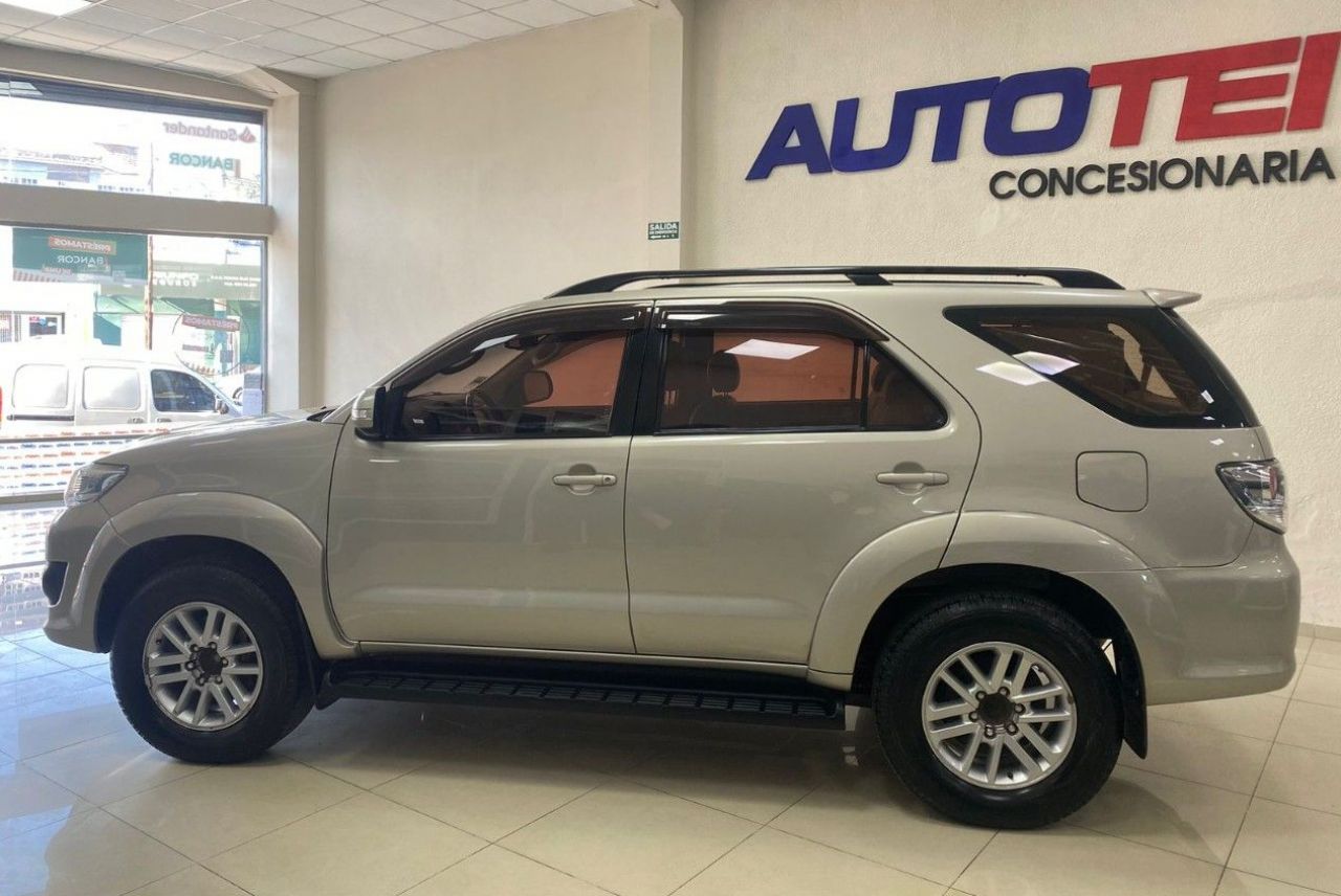 Toyota Hilux SW4 Usado Financiado en Córdoba, deRuedas