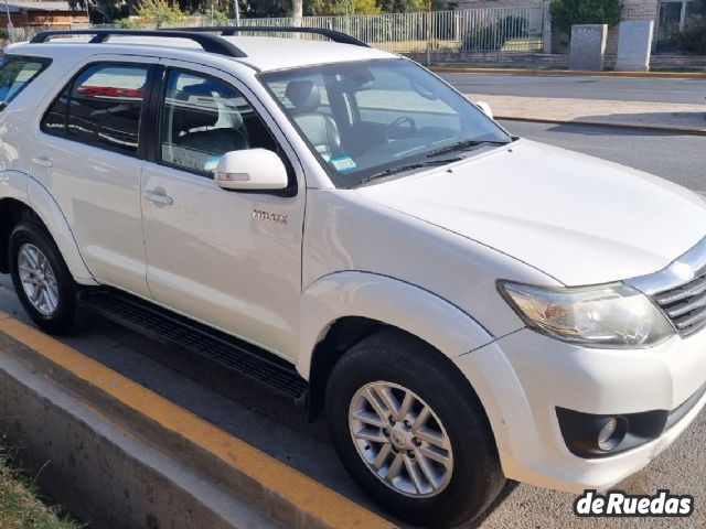 Toyota Hilux SW4 Usado en San Juan, deRuedas