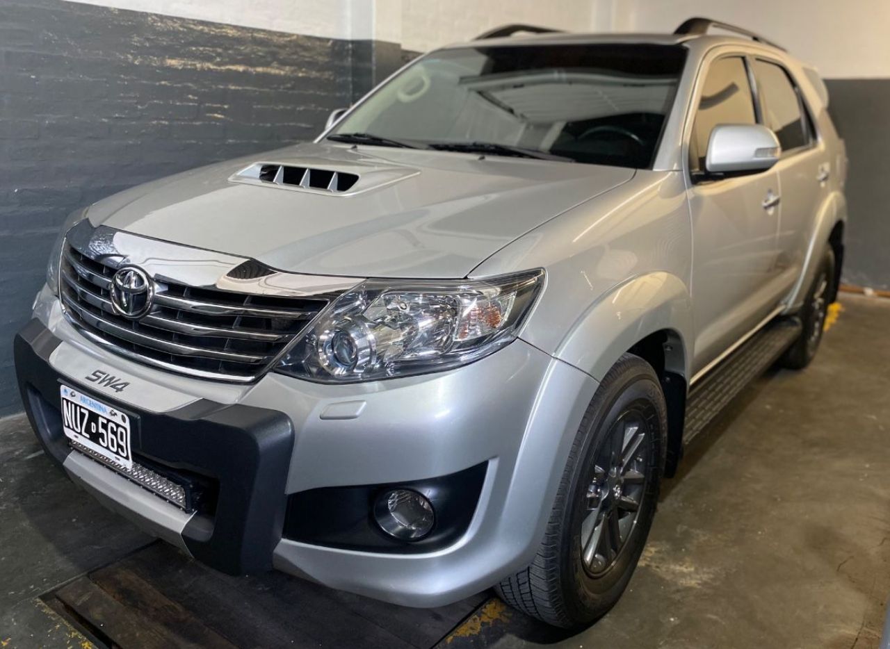 Toyota Hilux SW4 Usado Financiado en Mendoza, deRuedas