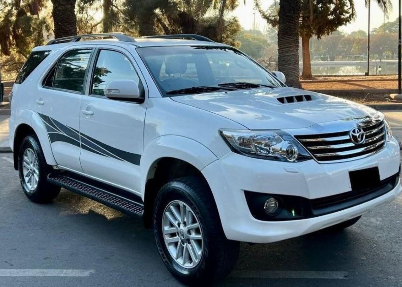 Toyota Hilux SW4 Usado Financiado en Mendoza, deRuedas