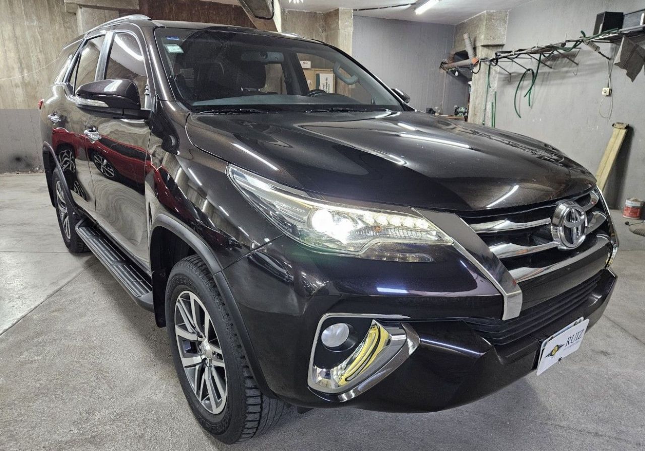 Toyota Hilux SW4 Usado Financiado en Córdoba, deRuedas