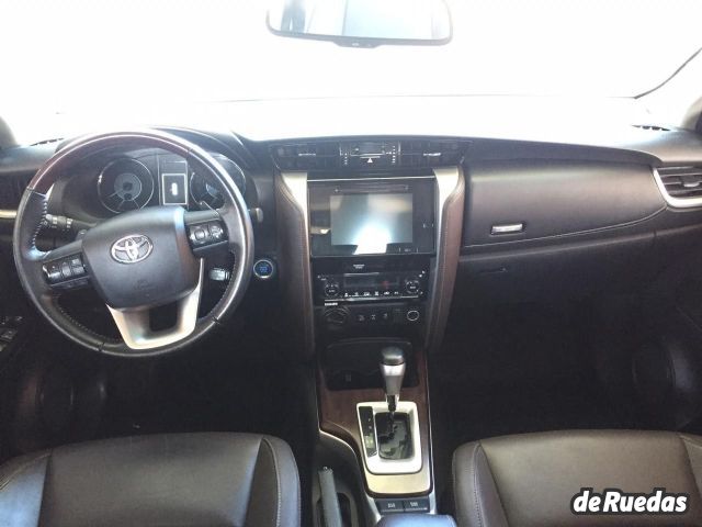 Toyota Hilux SW4 Usado en Mendoza, deRuedas