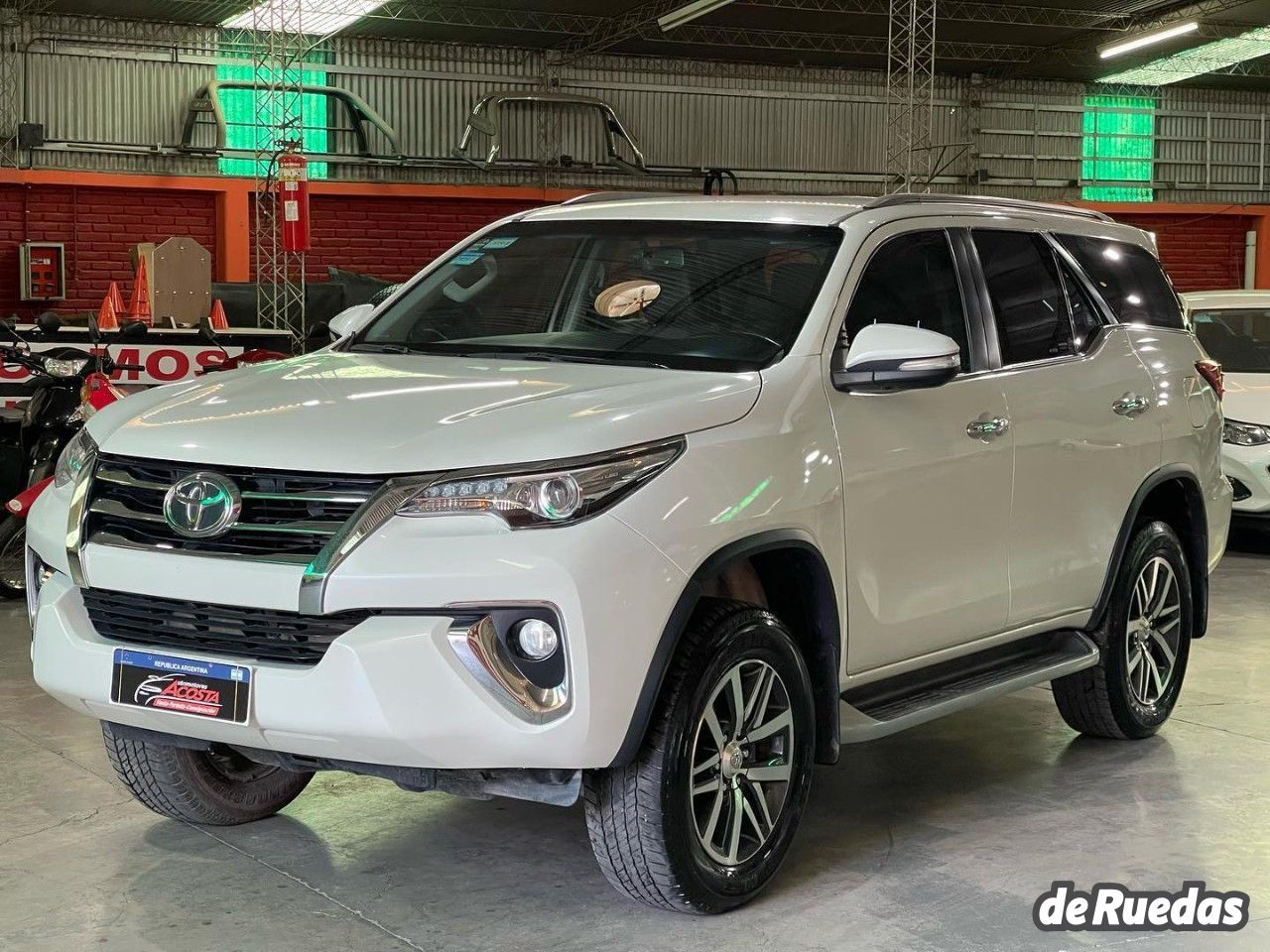 Toyota Hilux SW4 Usado en San Juan, deRuedas