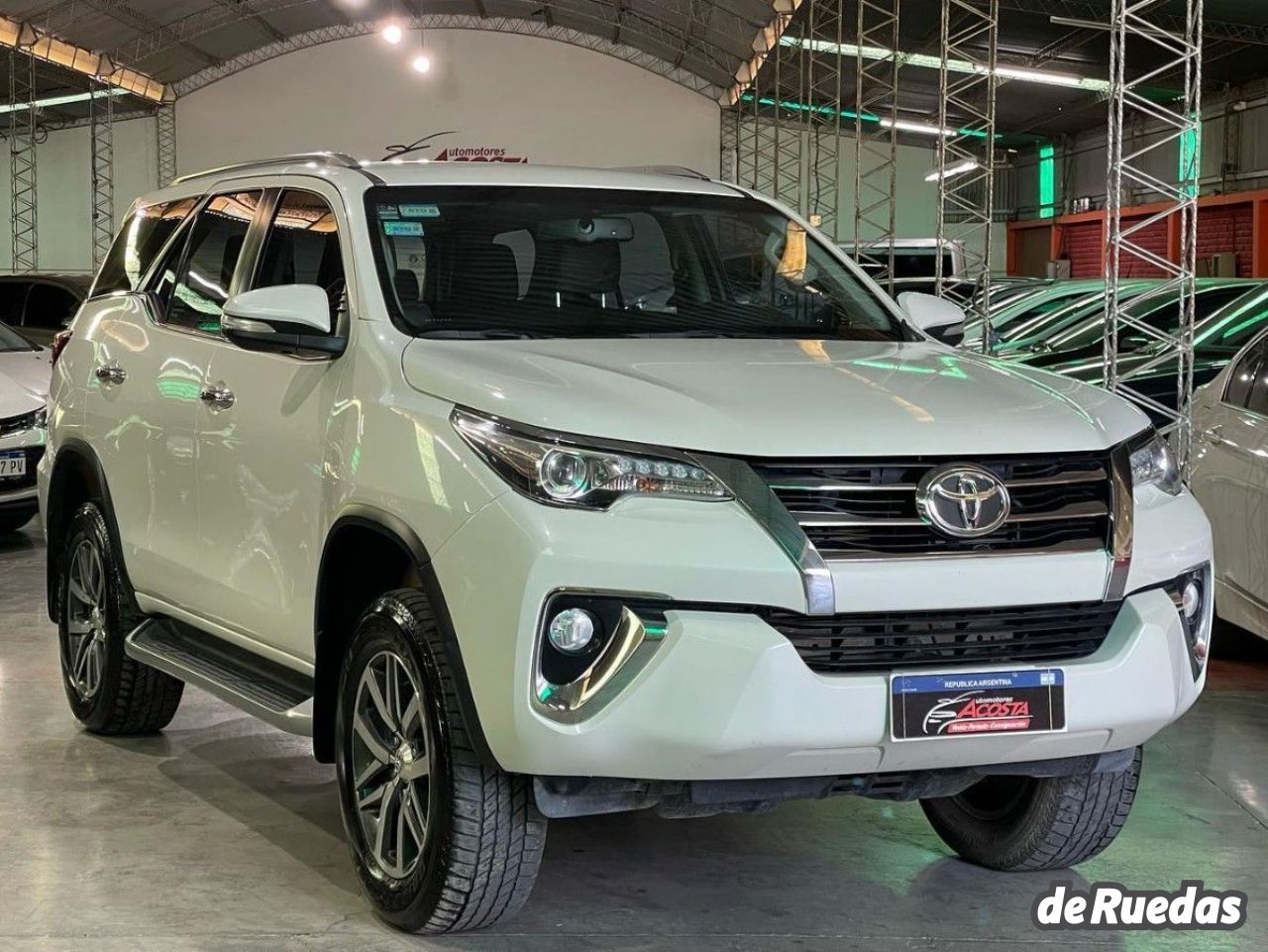 Toyota Hilux SW4 Usado en San Juan, deRuedas