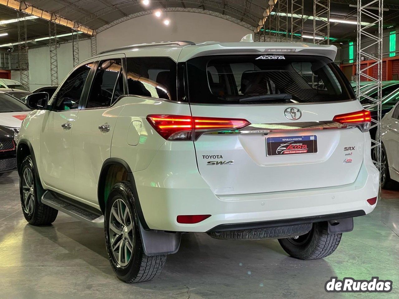 Toyota Hilux SW4 Usado en San Juan, deRuedas