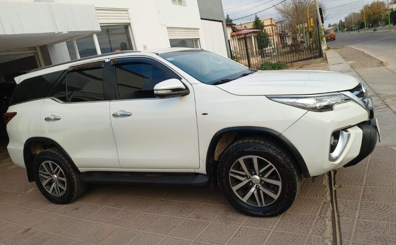 Toyota Hilux SW4 Usado en Mendoza, deRuedas