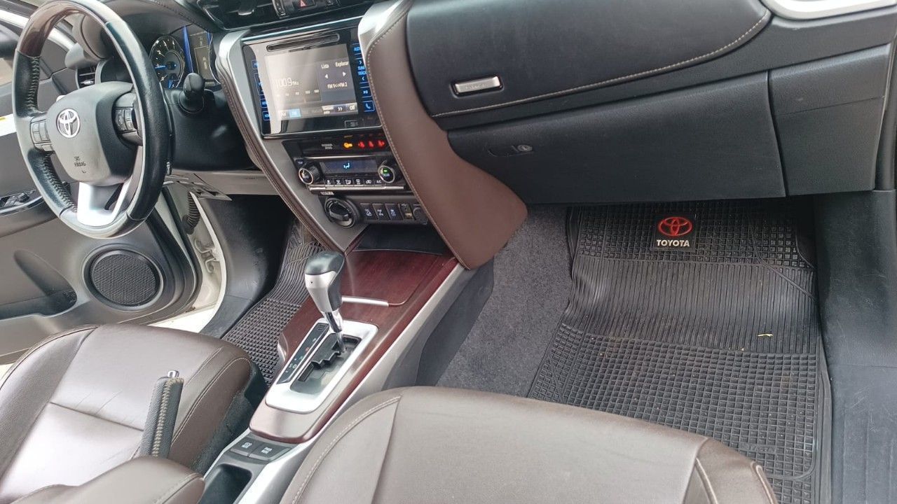 Toyota Hilux SW4 Usado en Mendoza, deRuedas