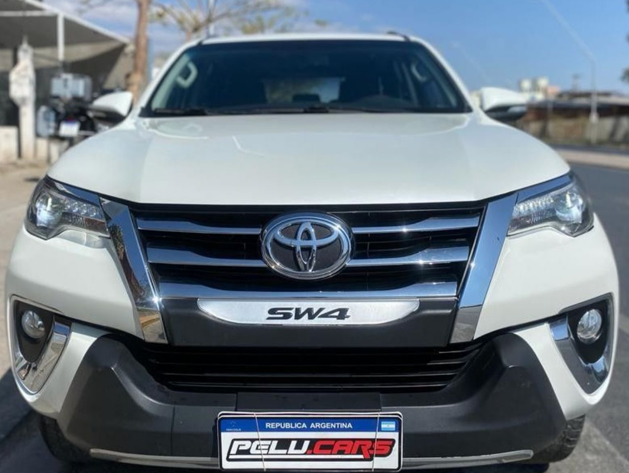 Toyota Hilux SW4 Usado en San Juan, deRuedas