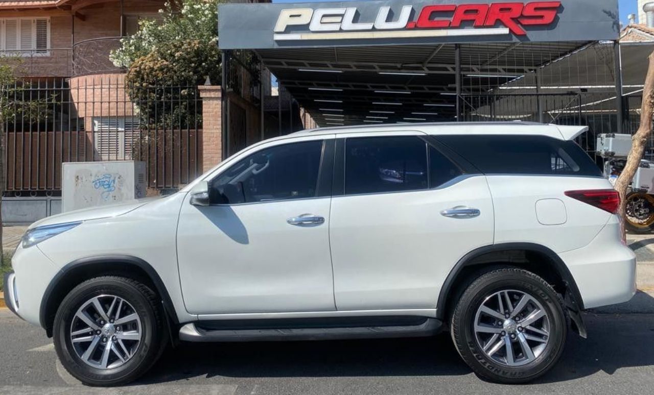 Toyota Hilux SW4 Usado en San Juan, deRuedas