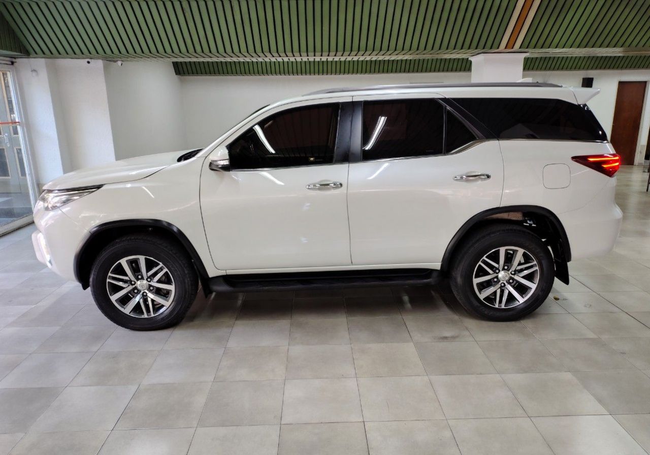 Toyota Hilux SW4 Usado en Mendoza, deRuedas