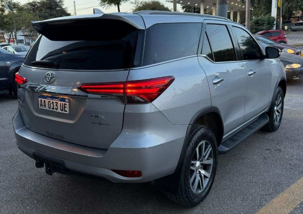 Toyota Hilux SW4 Usado Financiado en Córdoba, deRuedas