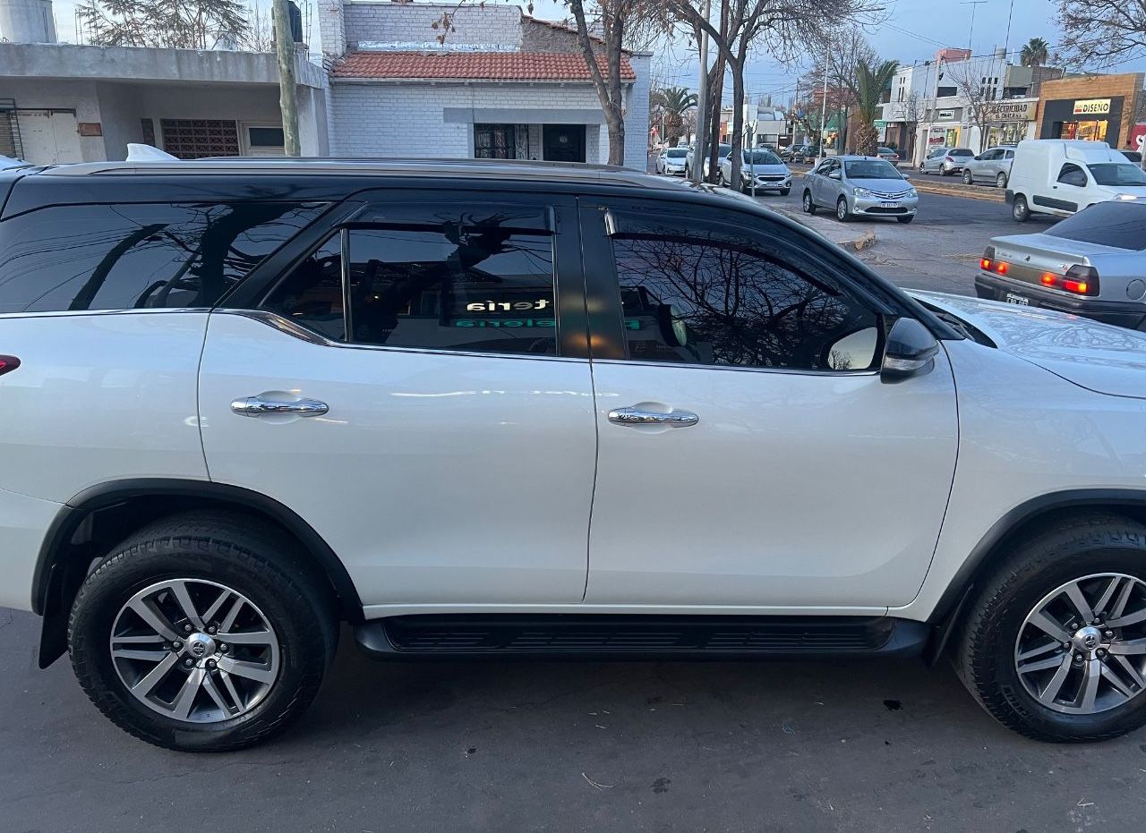 Toyota Hilux SW4 Usado en Mendoza, deRuedas