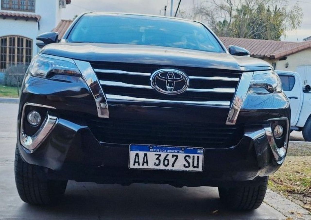 Toyota Hilux SW4 Usado en Mendoza, deRuedas