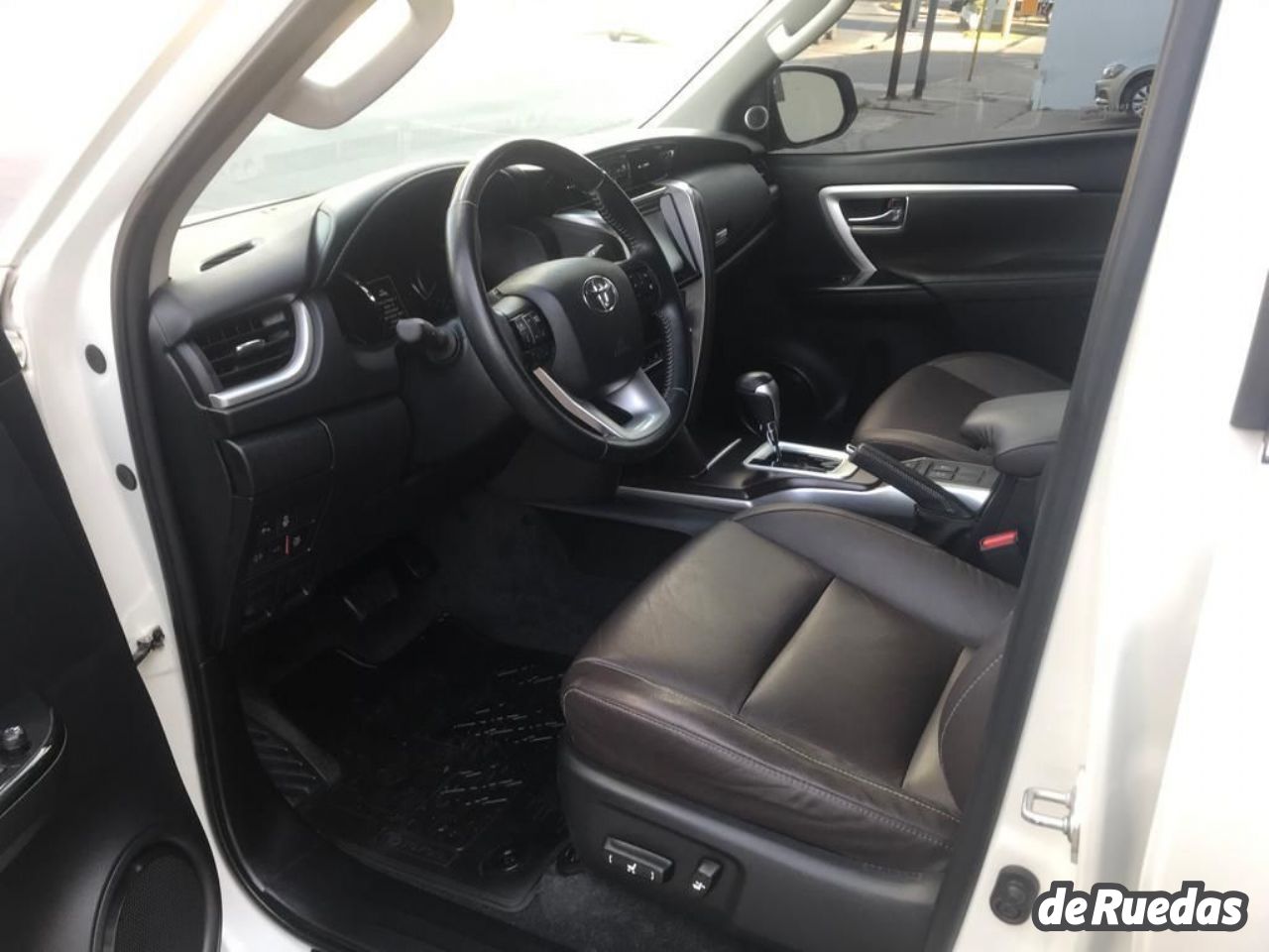 Toyota Hilux SW4 Usado en Córdoba, deRuedas