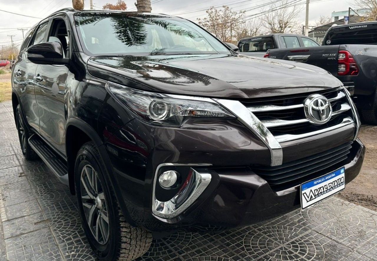 Toyota Hilux SW4 Usado en San Juan, deRuedas