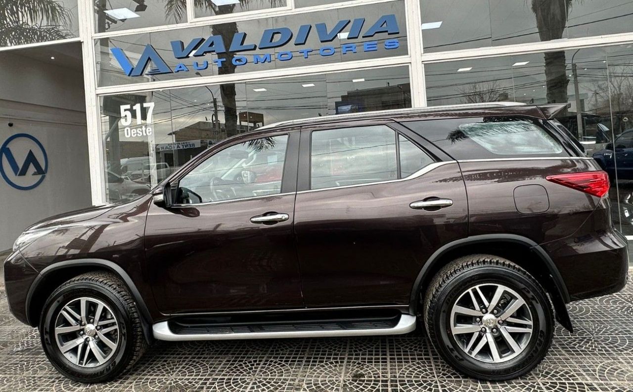 Toyota Hilux SW4 Usado en San Juan, deRuedas
