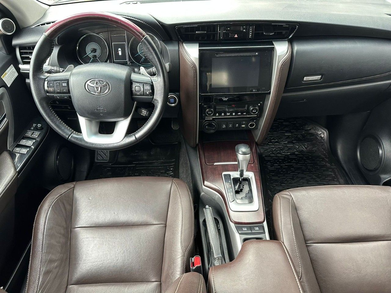 Toyota Hilux SW4 Usado en San Juan, deRuedas