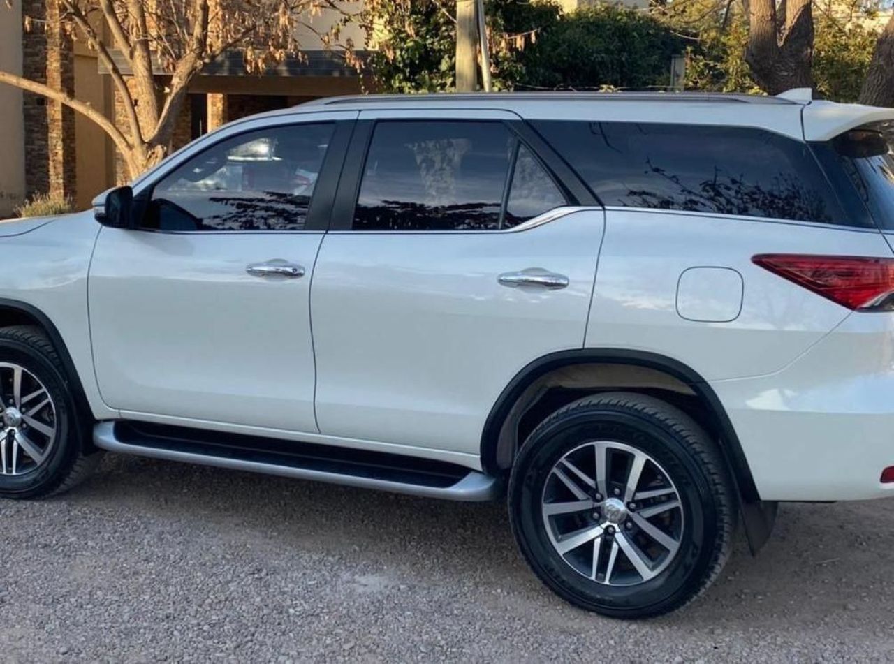 Toyota Hilux SW4 Usado en Mendoza, deRuedas